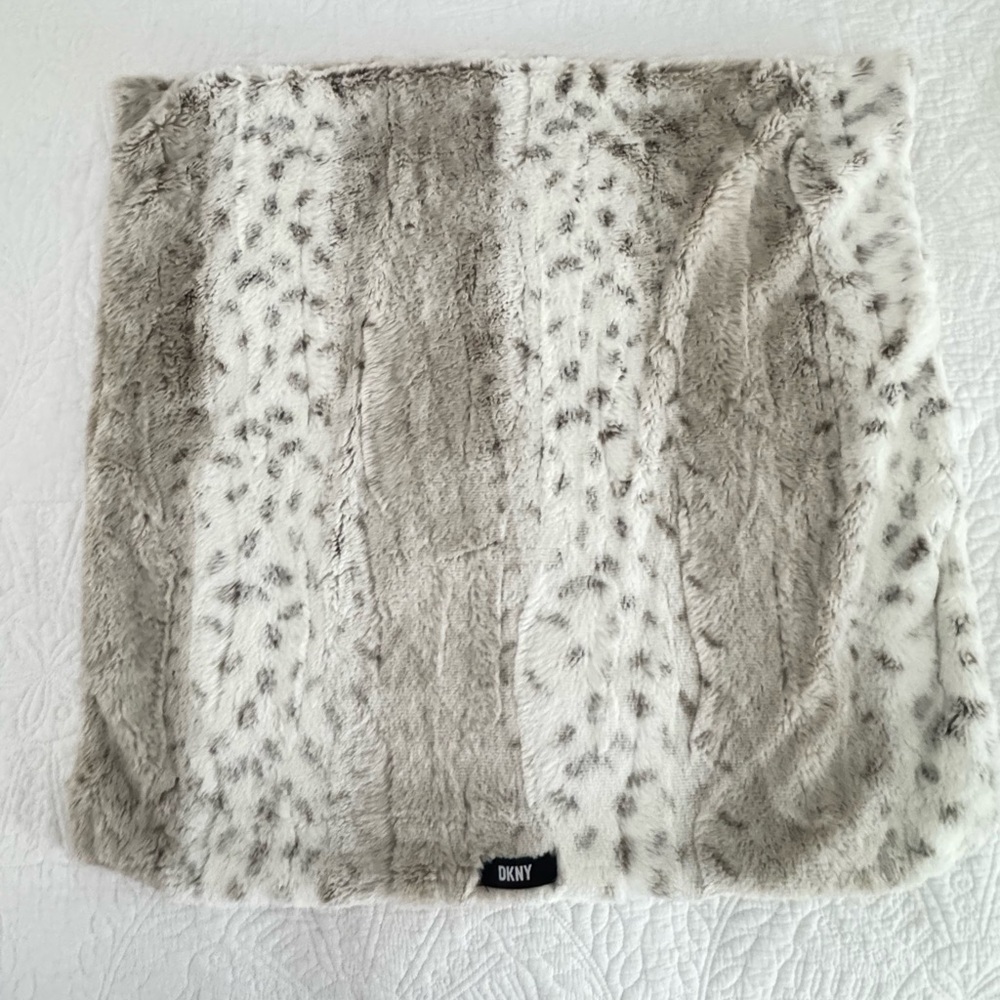 2X DKNY Faux Fur Pillow Covers in Beige and White
